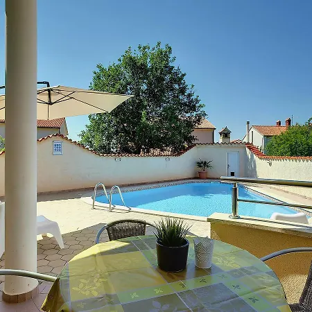 Apartment Edi.1 شقة *