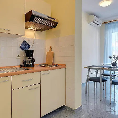 شقة Apartment Edi.1 *